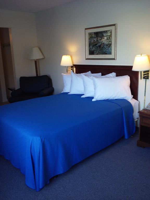 بورت هرون Main Street Lodge And Suites الغرفة الصورة