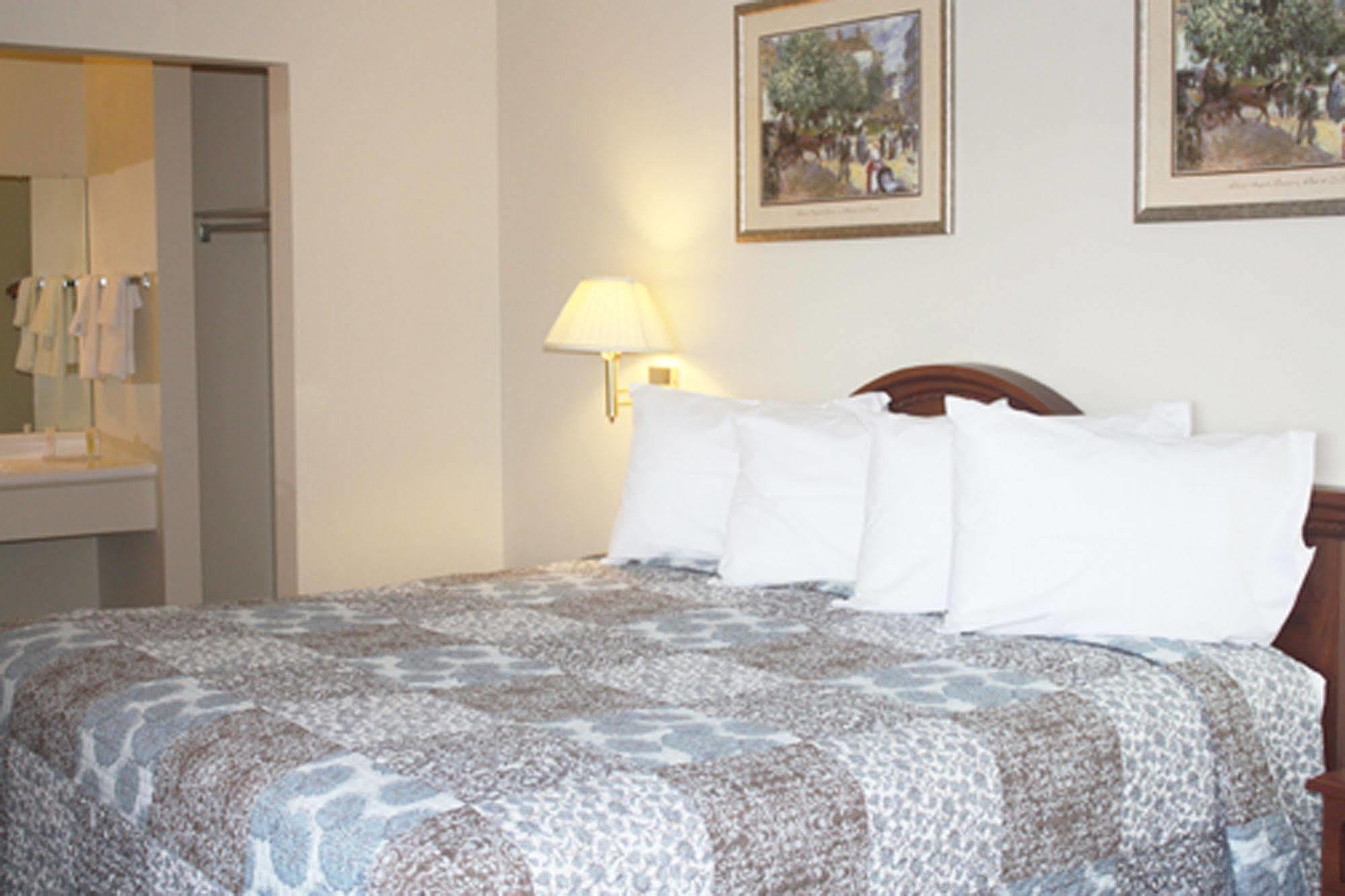 بورت هرون Main Street Lodge And Suites المظهر الخارجي الصورة